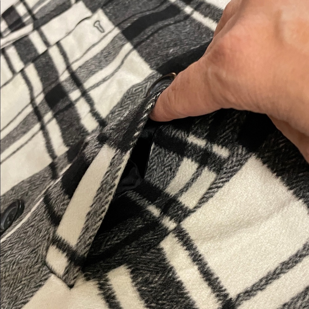 Ambiance Women's Black & White Plaid Pea Coat Jacket  Oversized Size Small Euc - Picture 8 of 13